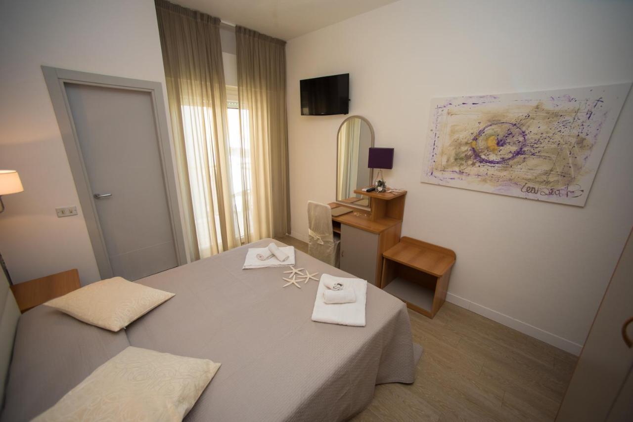 Hotel Ermeti Riccione Buitenkant foto