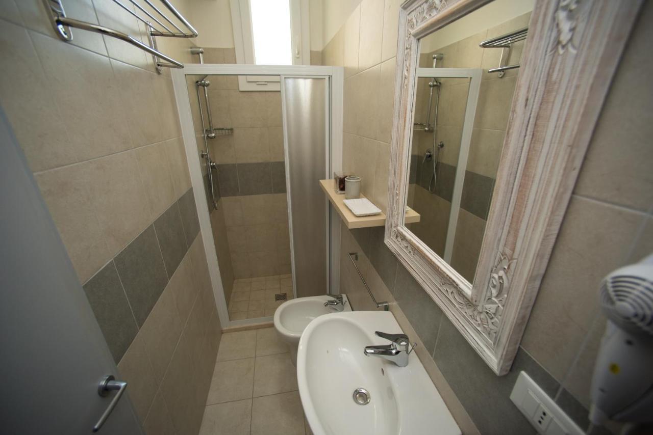 Hotel Ermeti Riccione Buitenkant foto