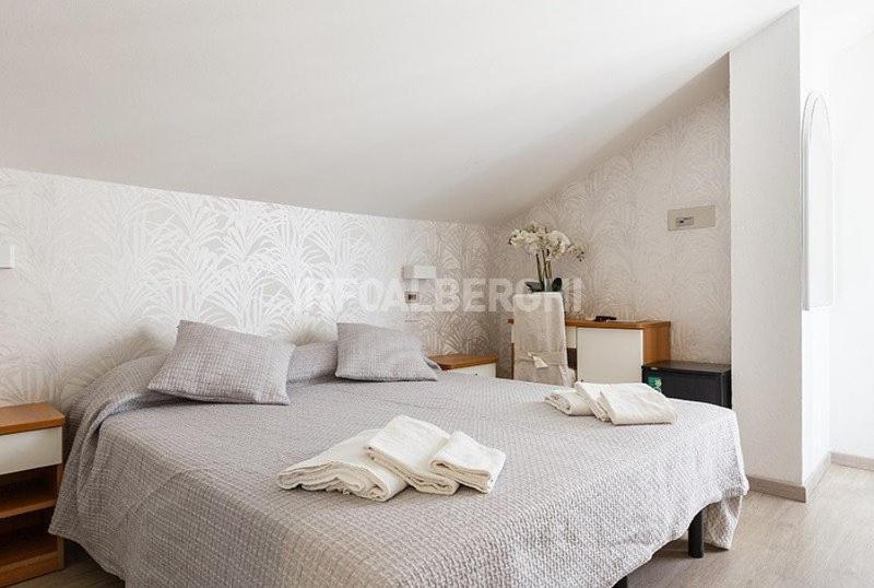 Hotel Ermeti Riccione Buitenkant foto