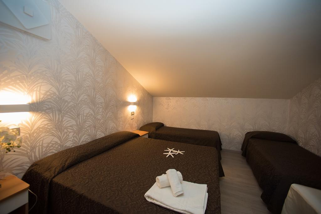 Hotel Ermeti Riccione Buitenkant foto