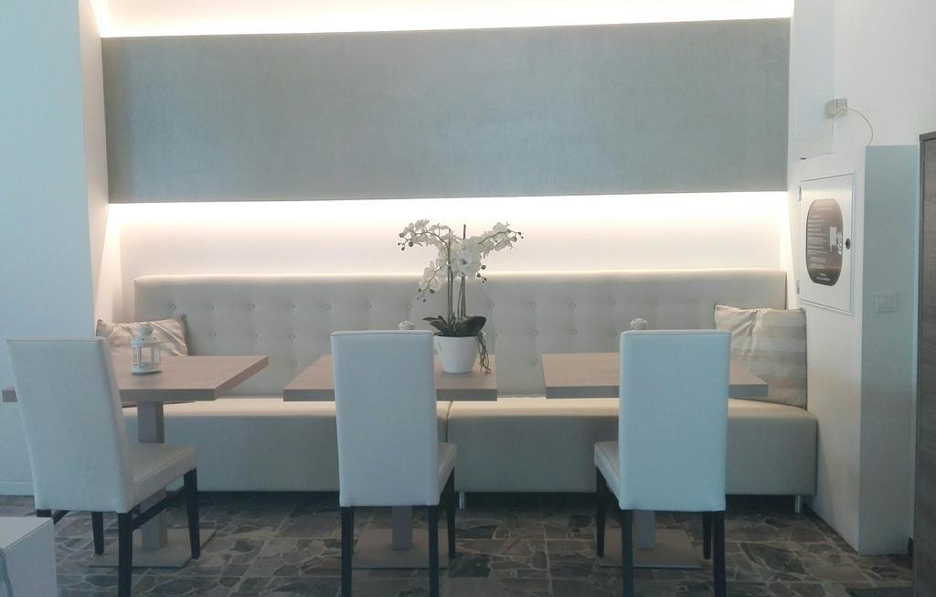 Hotel Ermeti Riccione Buitenkant foto