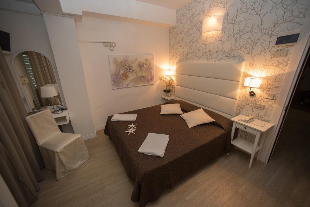 Hotel Ermeti Riccione Buitenkant foto