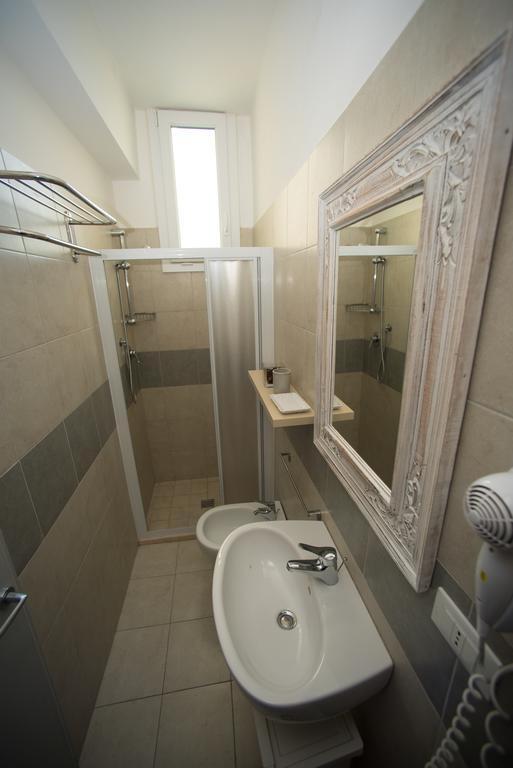 Hotel Ermeti Riccione Buitenkant foto