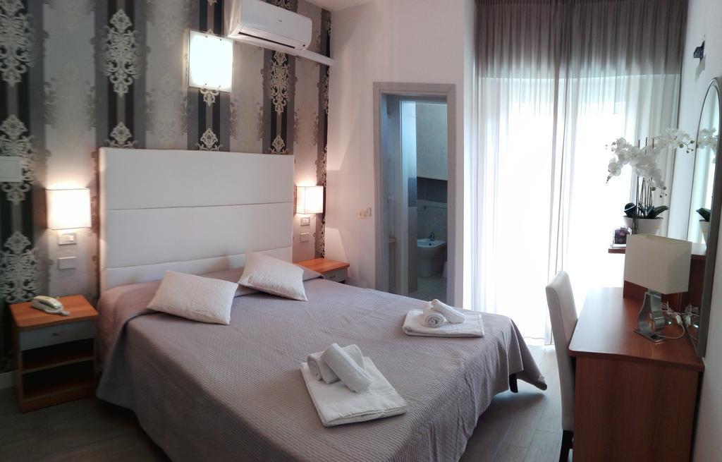 Hotel Ermeti Riccione Buitenkant foto