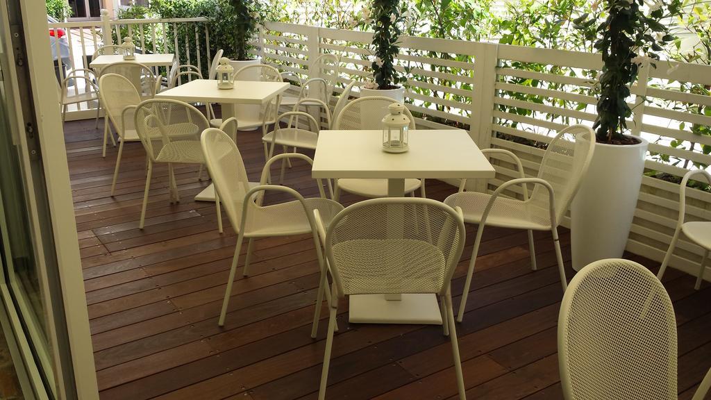 Hotel Ermeti Riccione Buitenkant foto